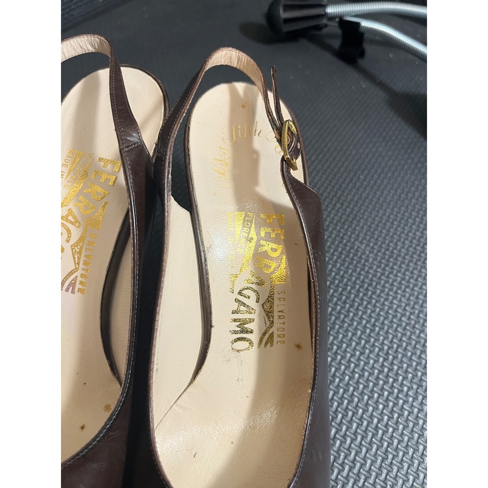 Vintage Salvatore Ferragamo Brown Kitten Heel Leather Pumps Brown Sz 7 AA Narrow - Picture 3 of 10